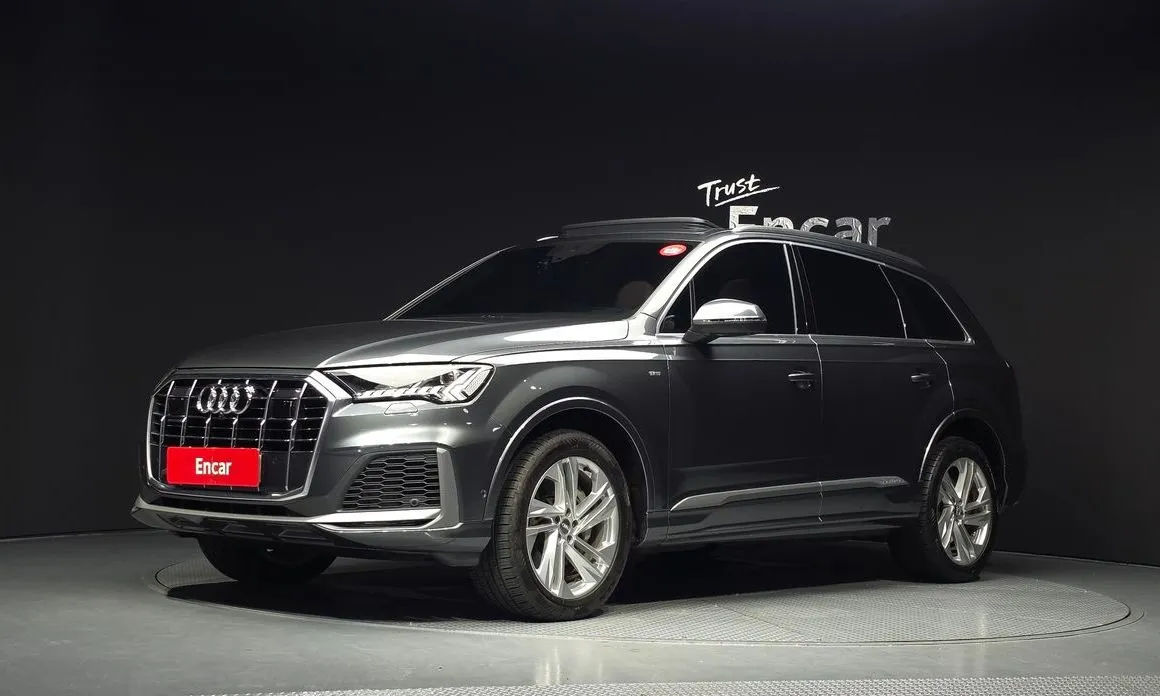 Audi Q7 — фото 1