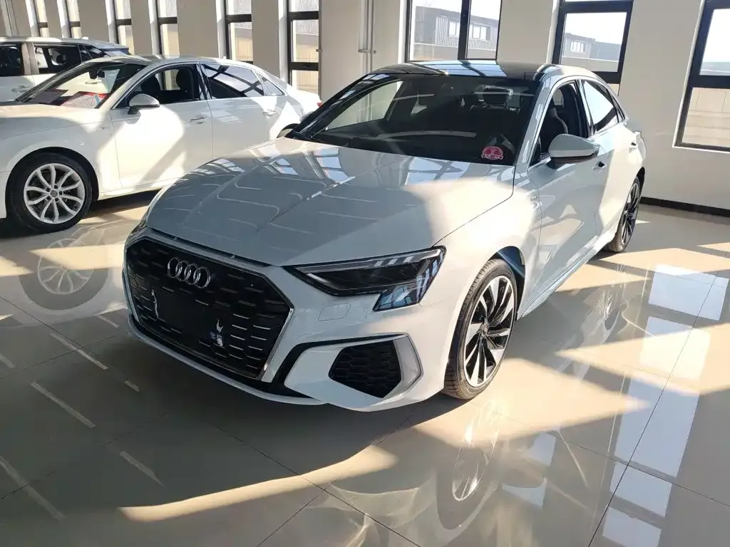 Audi A3 — фото 1