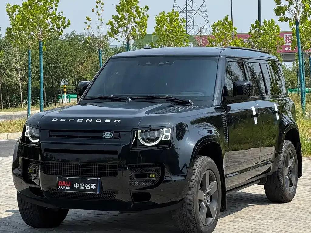 Land Rover Defender — фото 1