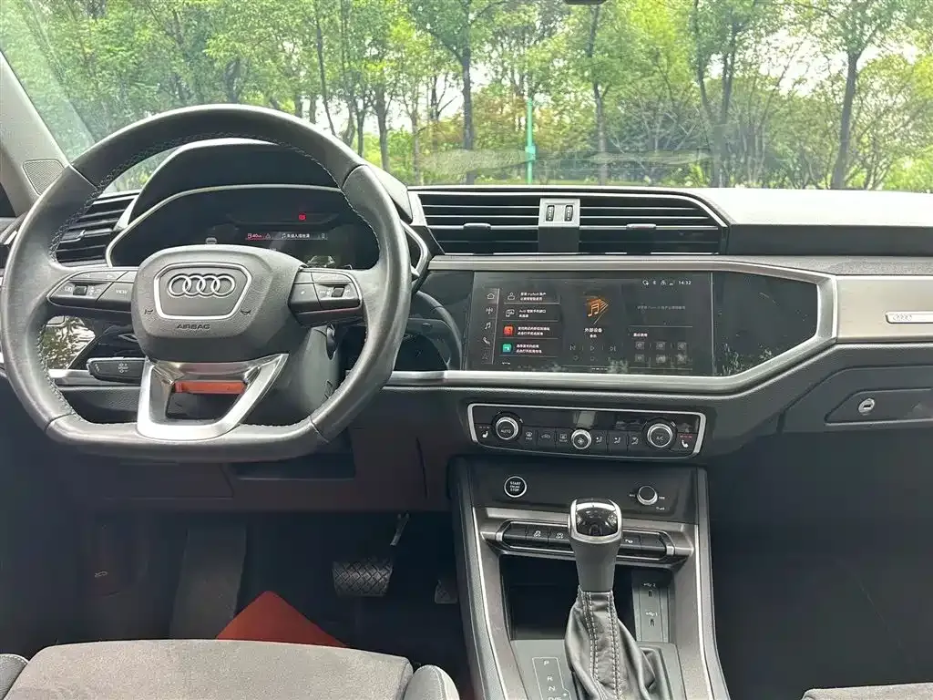 Audi Q3 — фото 4