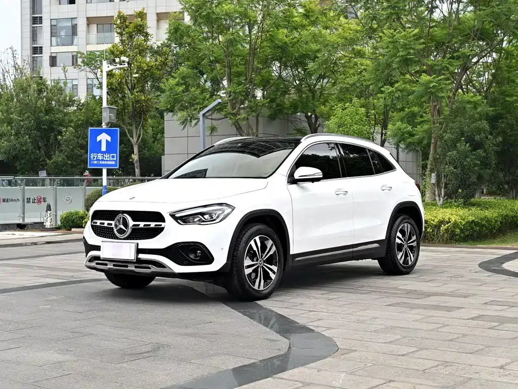 Mercedes-Benz GLA — фото 1