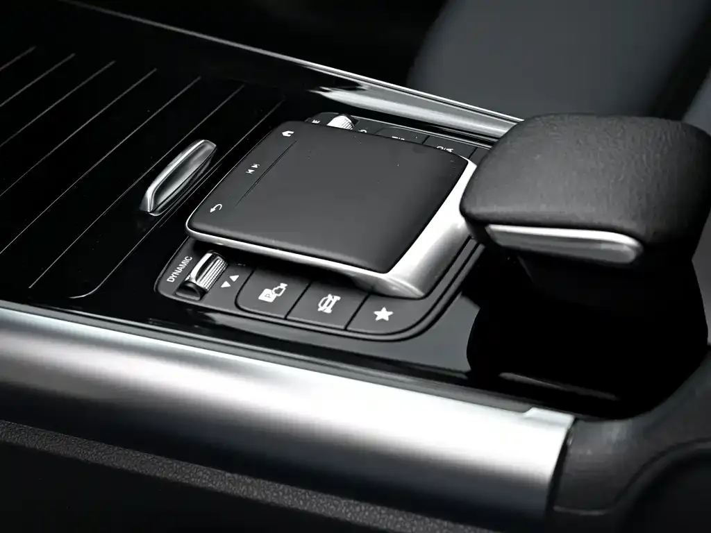 Mercedes-Benz GLA — фото 3