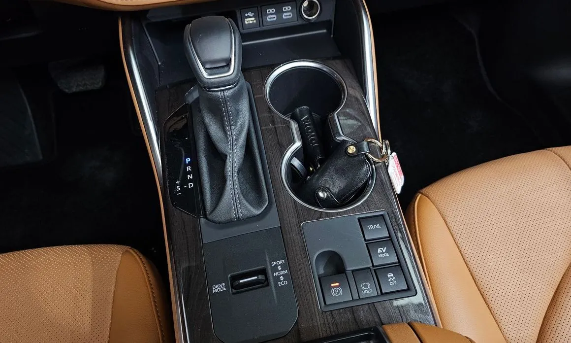Toyota Highlander — фото 10