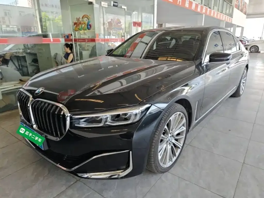 BMW 7 Series — фото 1