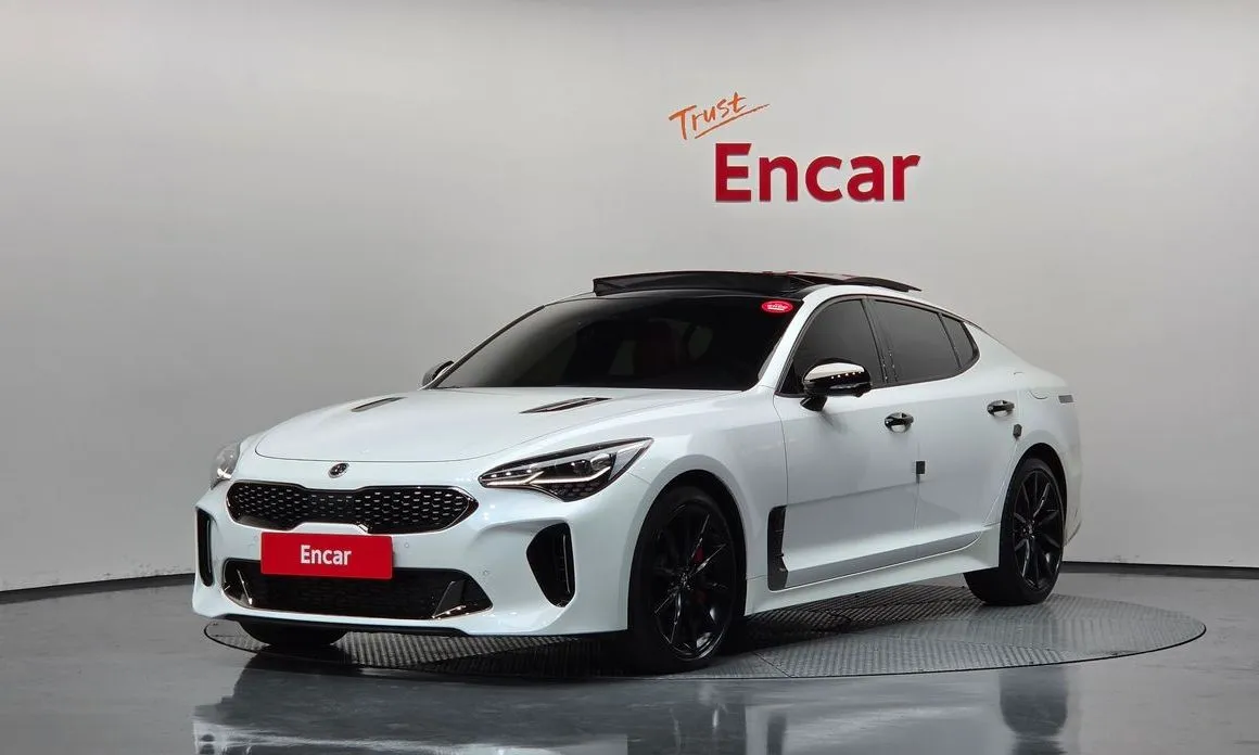 Kia Stinger — фото 1