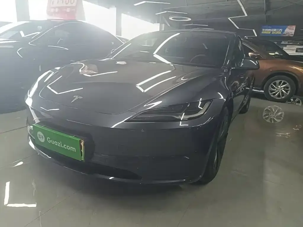 Tesla Model 3 — фото 1
