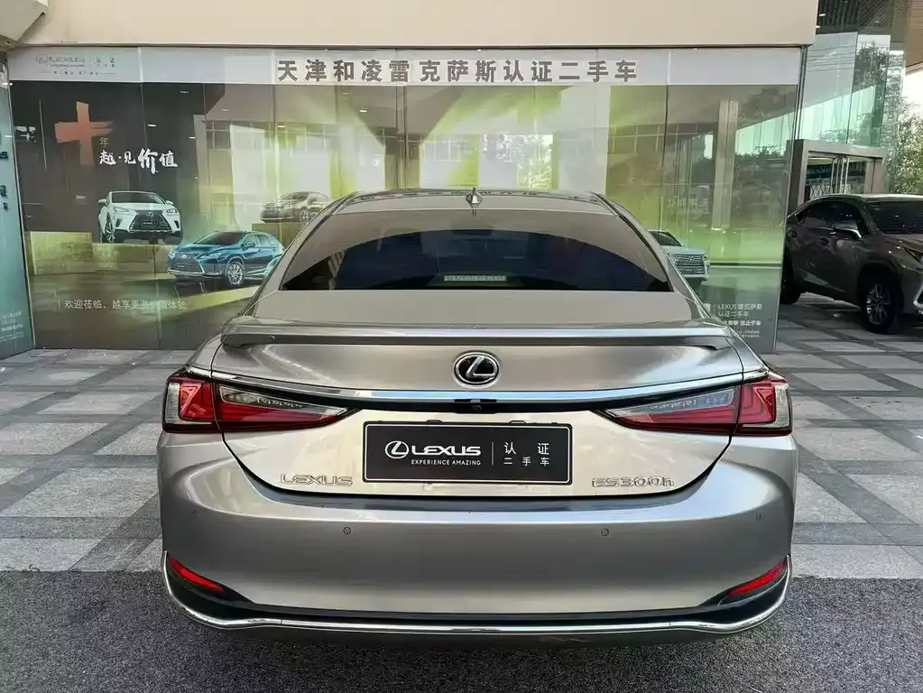 Lexus ES — фото 9