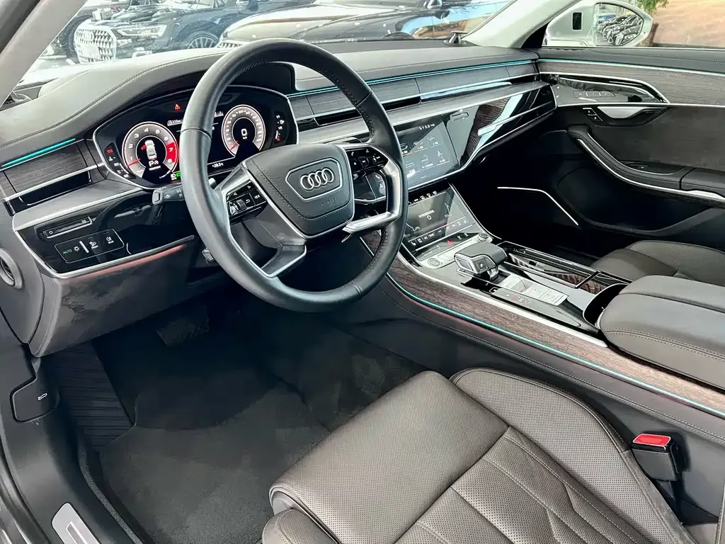 Audi A8 — фото 4