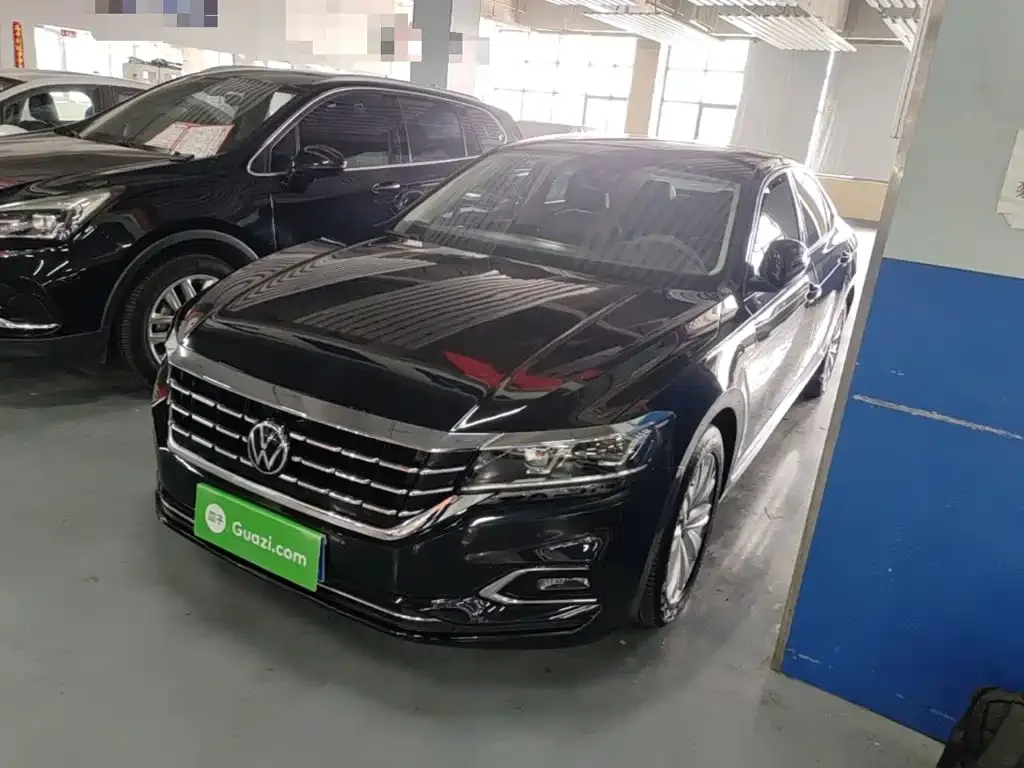 Volkswagen Passat — фото 1