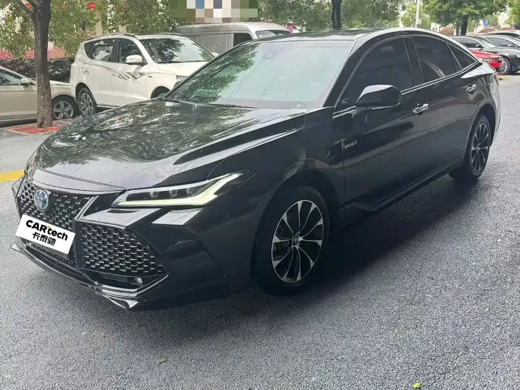 Toyota Avalon — фото 1