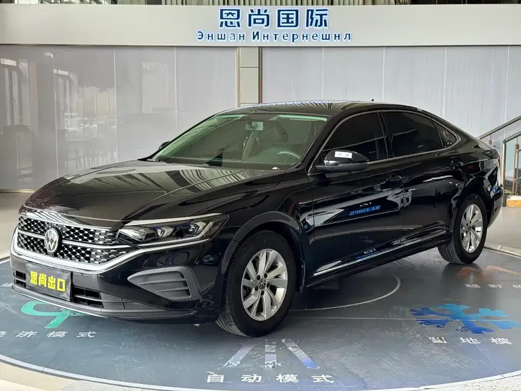 Volkswagen Passat — фото 1