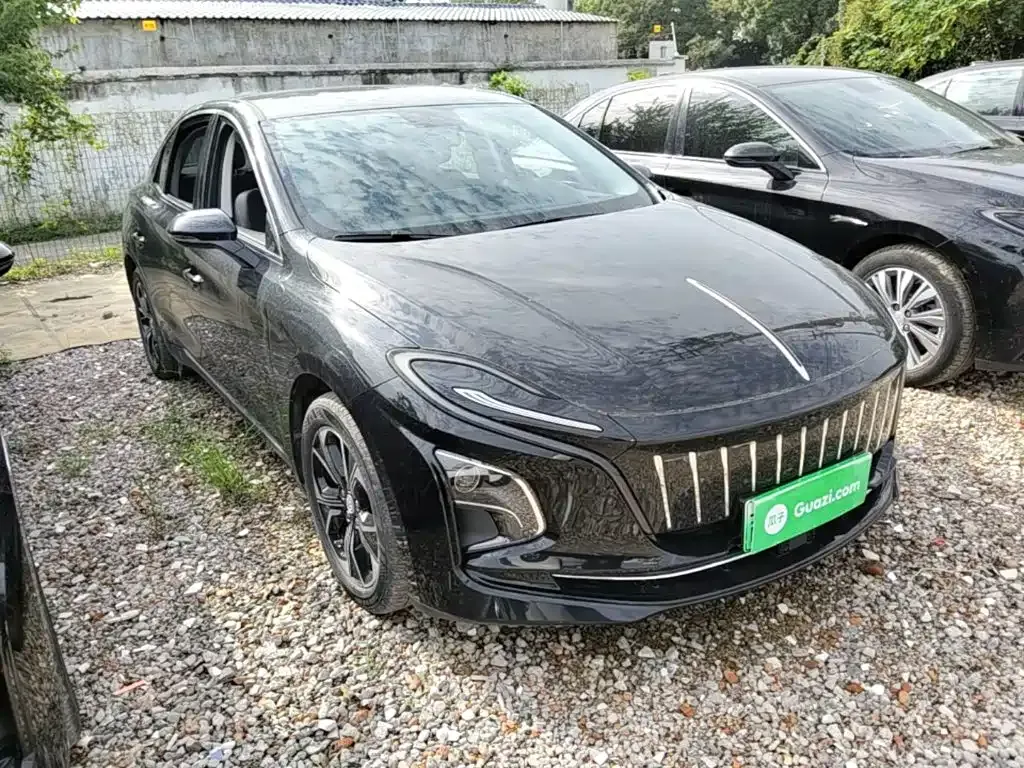 Hongqi E-QM5 — фото 10