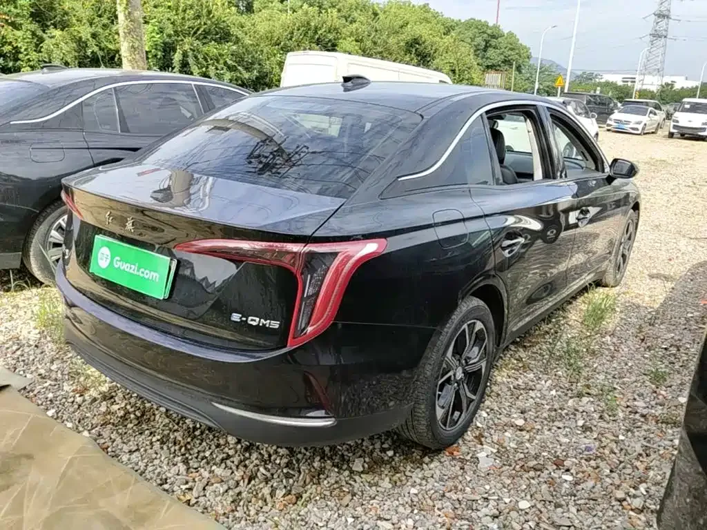 Hongqi E-QM5 — фото 9