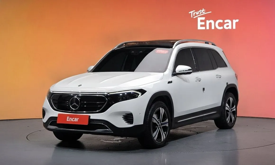 Mercedes-Benz EQB — фото 1