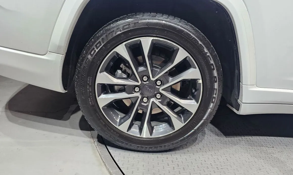 Jeep Cherokee — фото 10