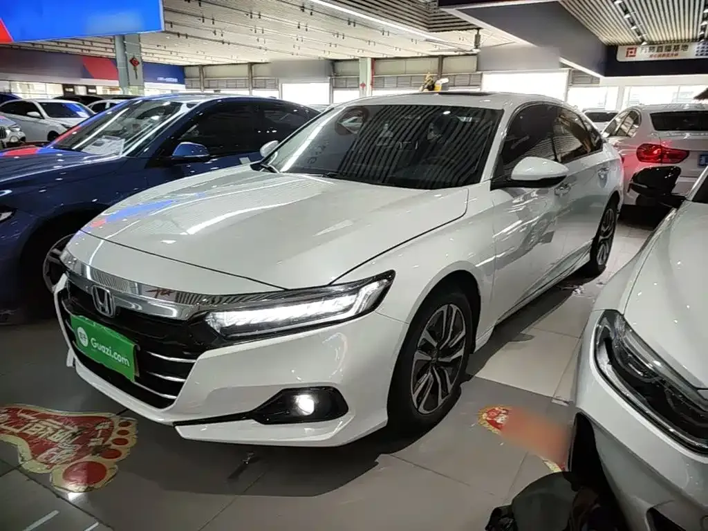 Honda Accord — фото 1