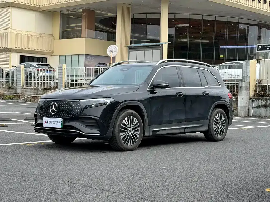 Mercedes-Benz EQB — фото 1