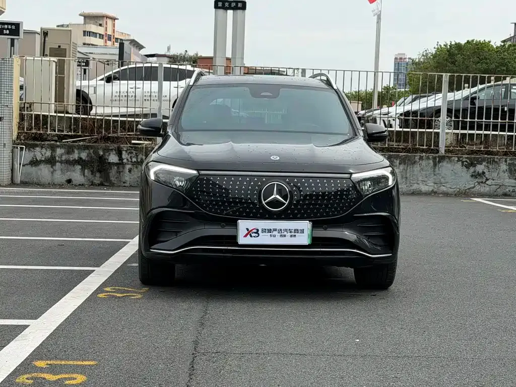 Mercedes-Benz EQB — фото 10