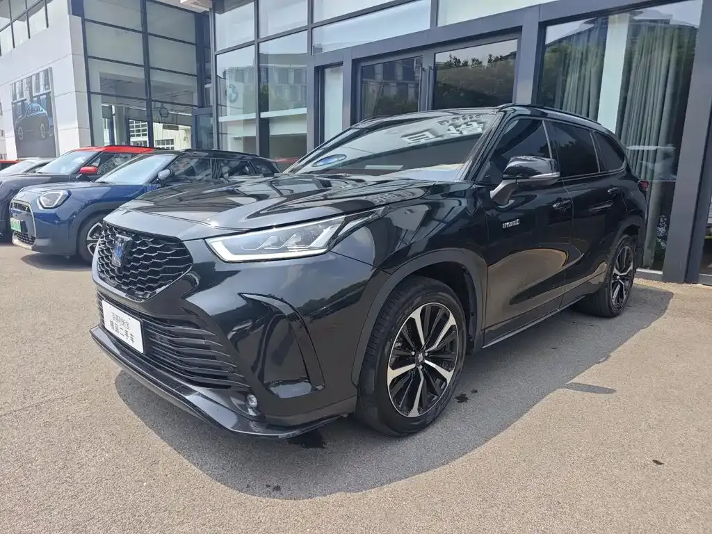 Toyota Crown Kluger — фото 1