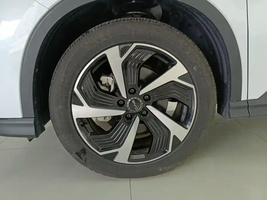 BYD Seal 05 DM-i — фото 8