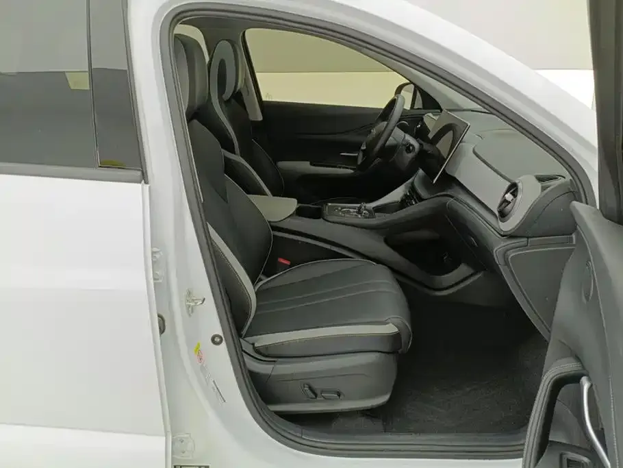 BYD Seal 05 DM-i — фото 4