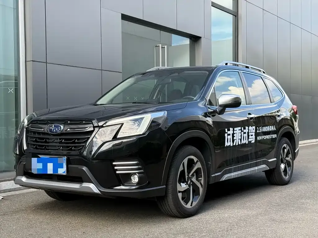 Subaru Forester — фото 1