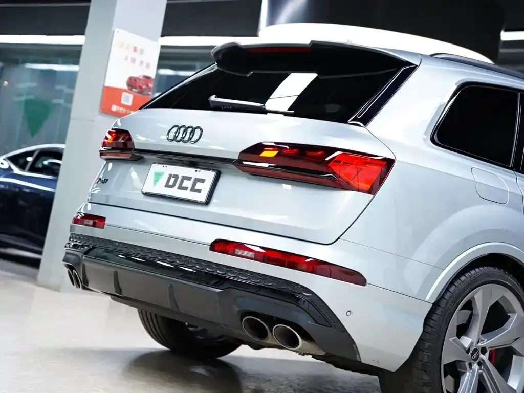 Audi SQ7 — фото 8