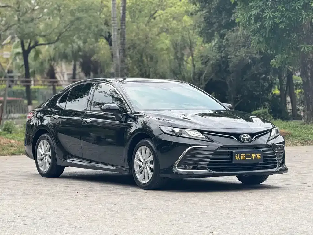 Toyota Camry — фото 6