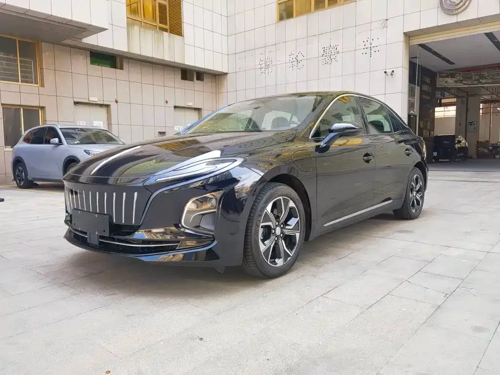 Hongqi E-QM5 — фото 1