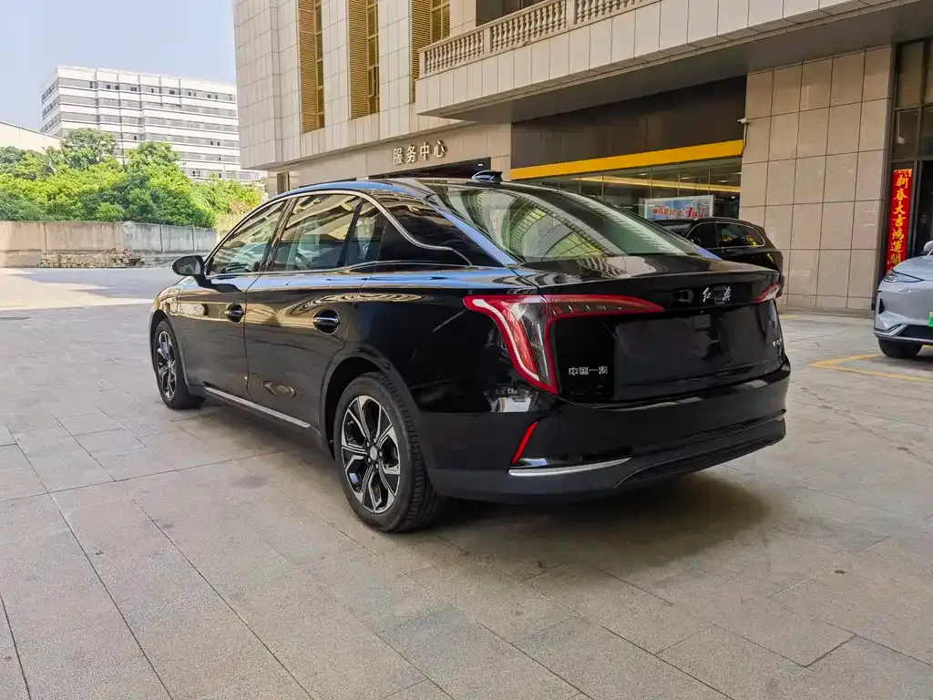 Hongqi E-QM5 — фото 7