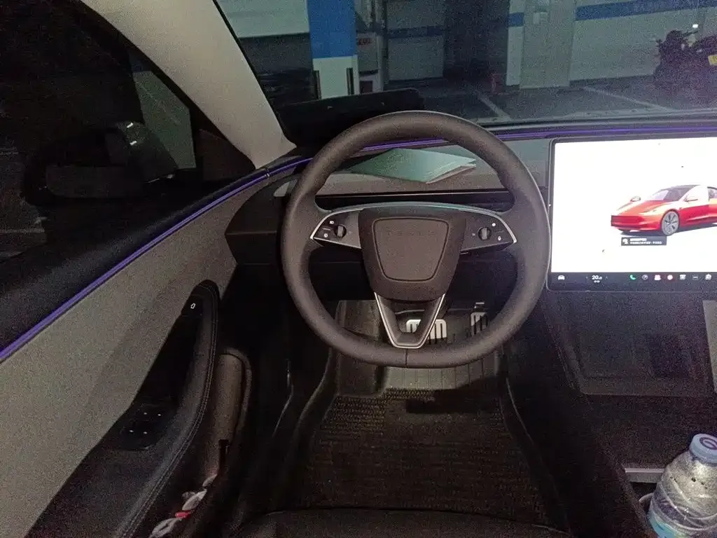 Tesla Model 3 — фото 9
