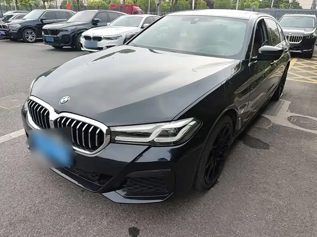 BMW 5 Series — фото 1