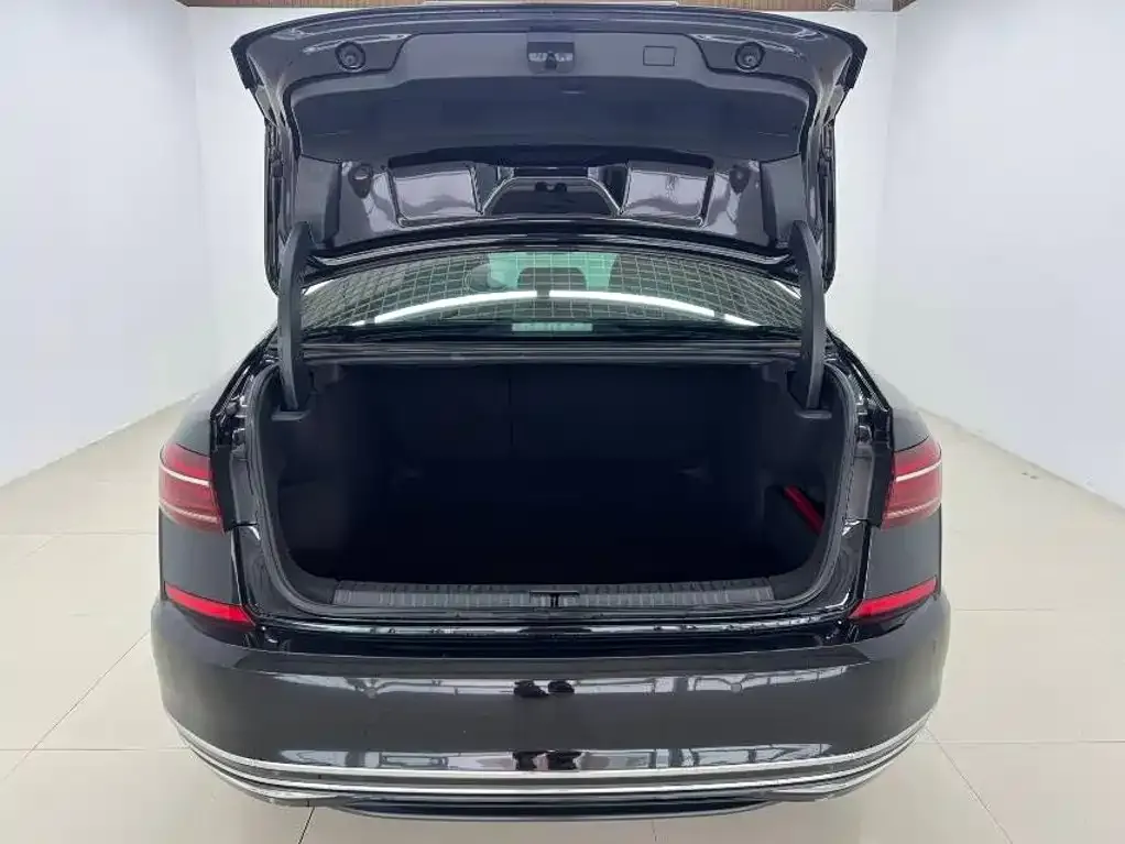 Volkswagen Passat — фото 9