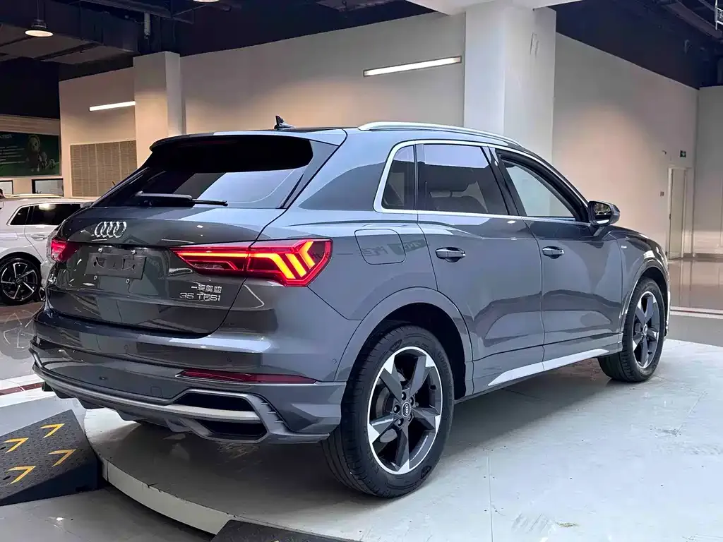 Audi Q3 — фото 9