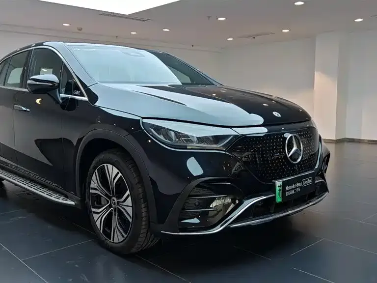 Mercedes-Benz EQE SUV — фото 6