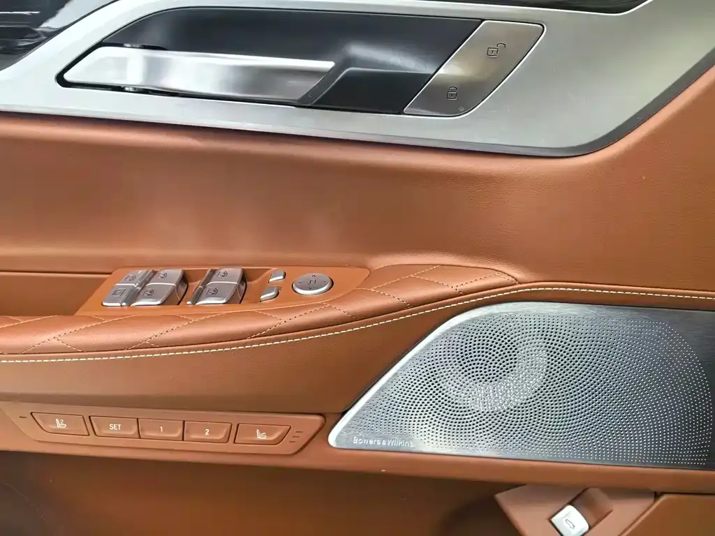 BMW 7 Series — фото 8
