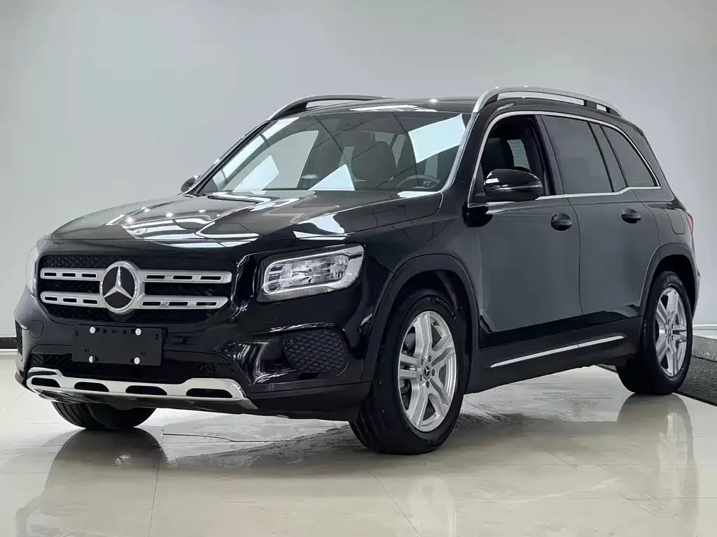 Mercedes-Benz GLB — фото 1