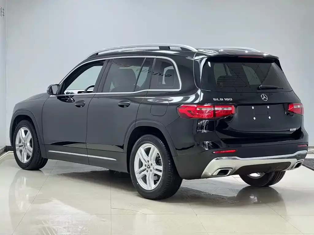 Mercedes-Benz GLB — фото 10