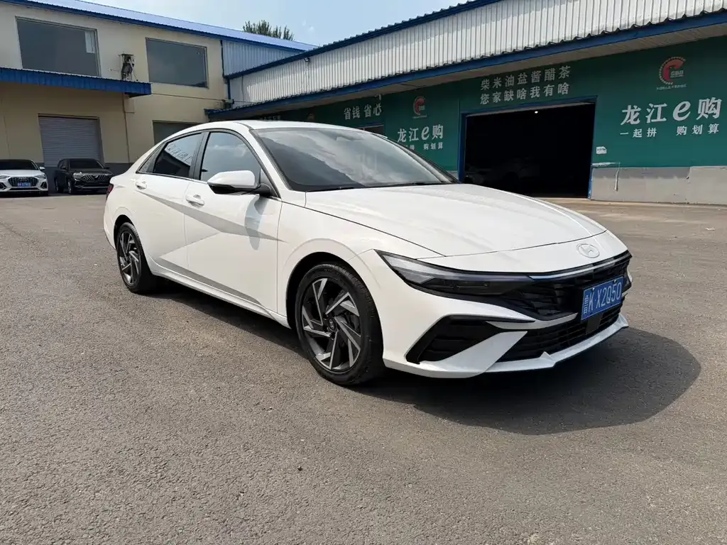 Hyundai Elantra — фото 6