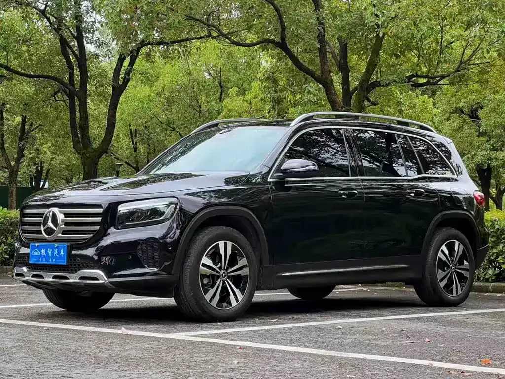 Mercedes-Benz GLB — фото 1