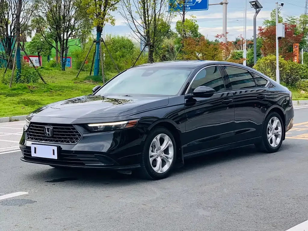 Honda Accord — фото 1