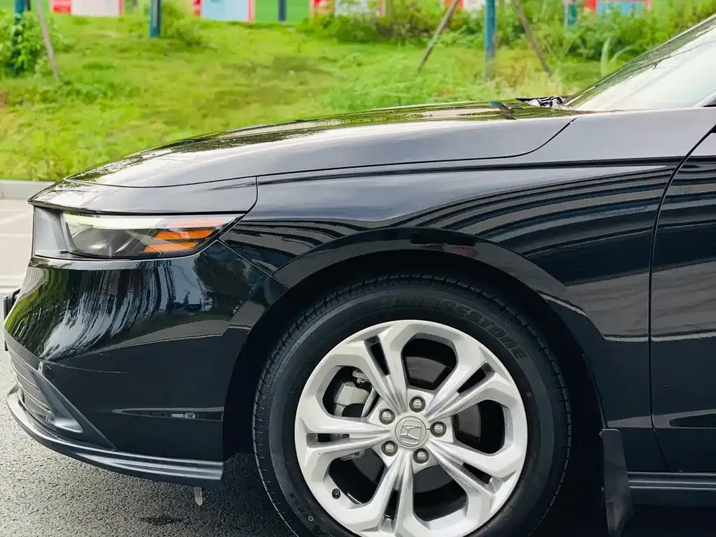 Honda Accord — фото 10