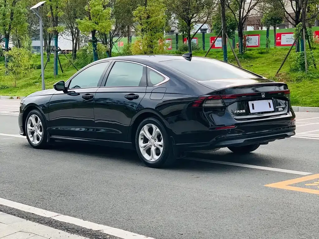 Honda Accord — фото 9