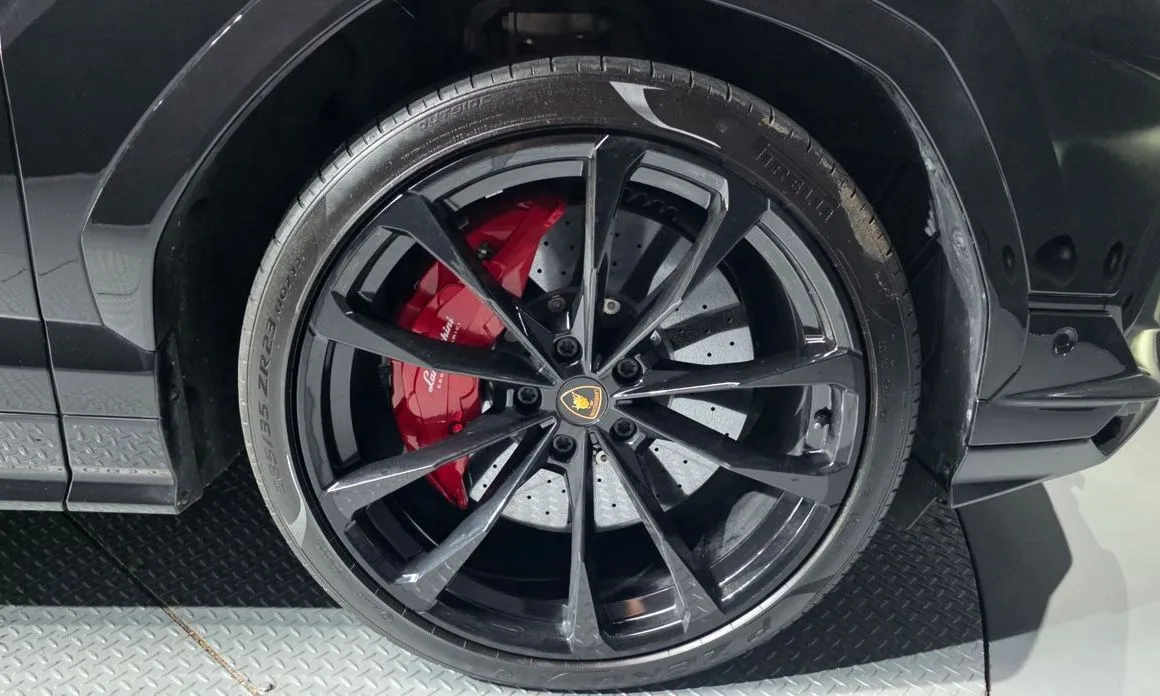 Lamborghini Urus — фото 7
