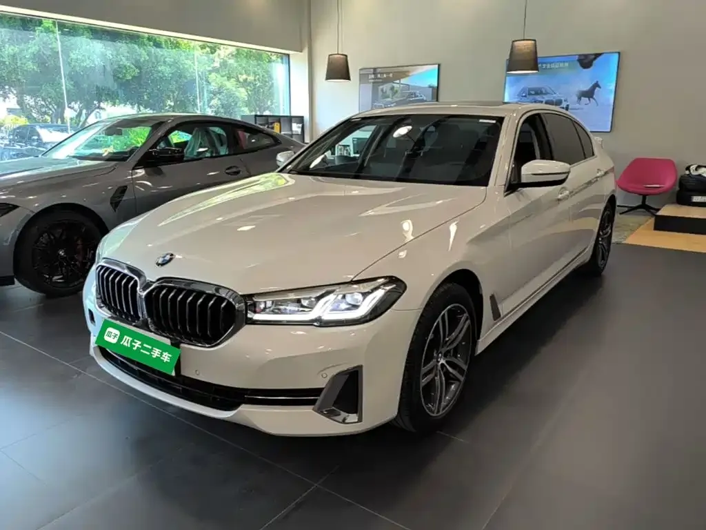 BMW 5 Series — фото 1