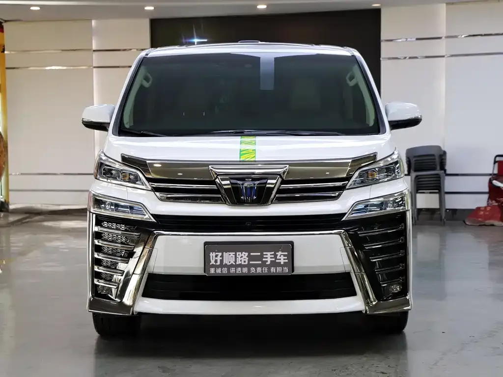 Toyota Vellfire — фото 5