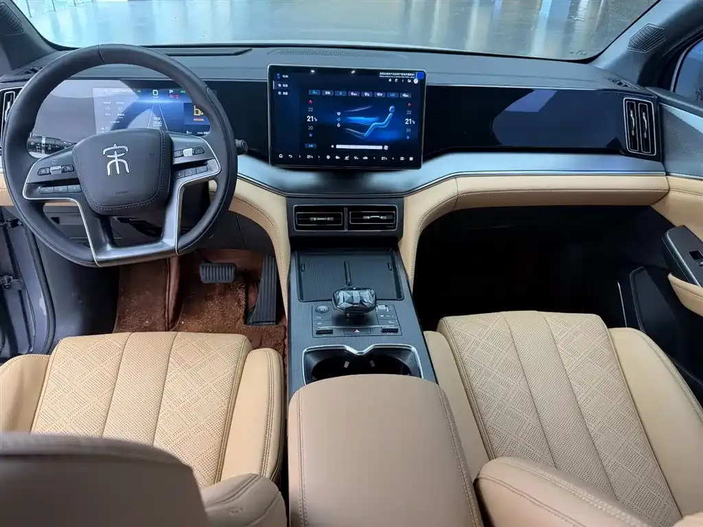 BYD L DM-i — фото 6