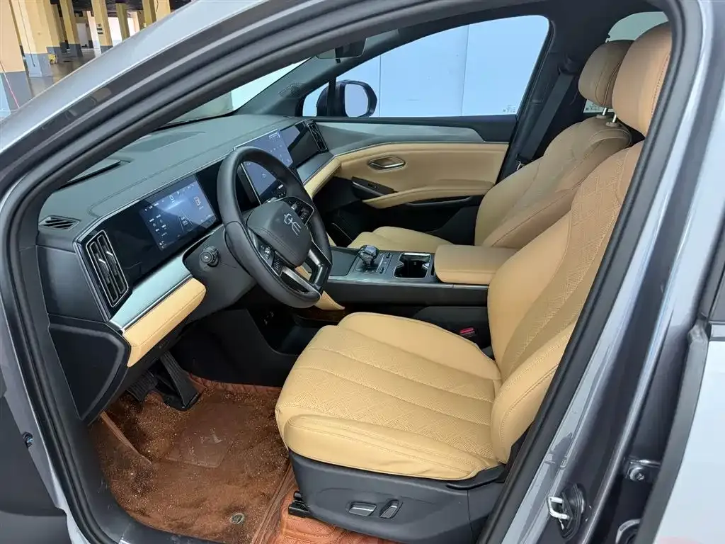 BYD L DM-i — фото 2