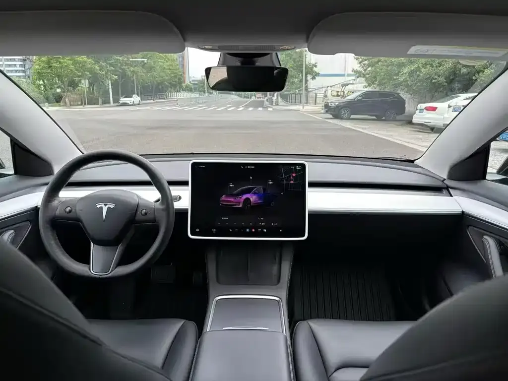 Tesla Model 3 — фото 4
