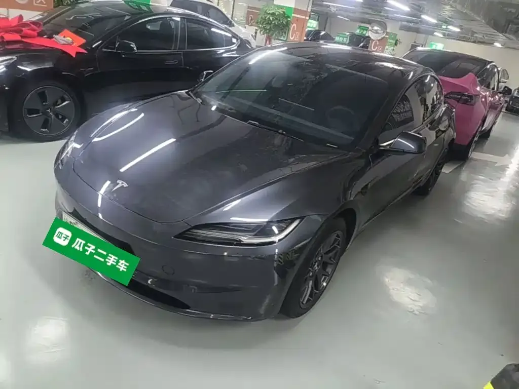 Tesla Model 3 — фото 1